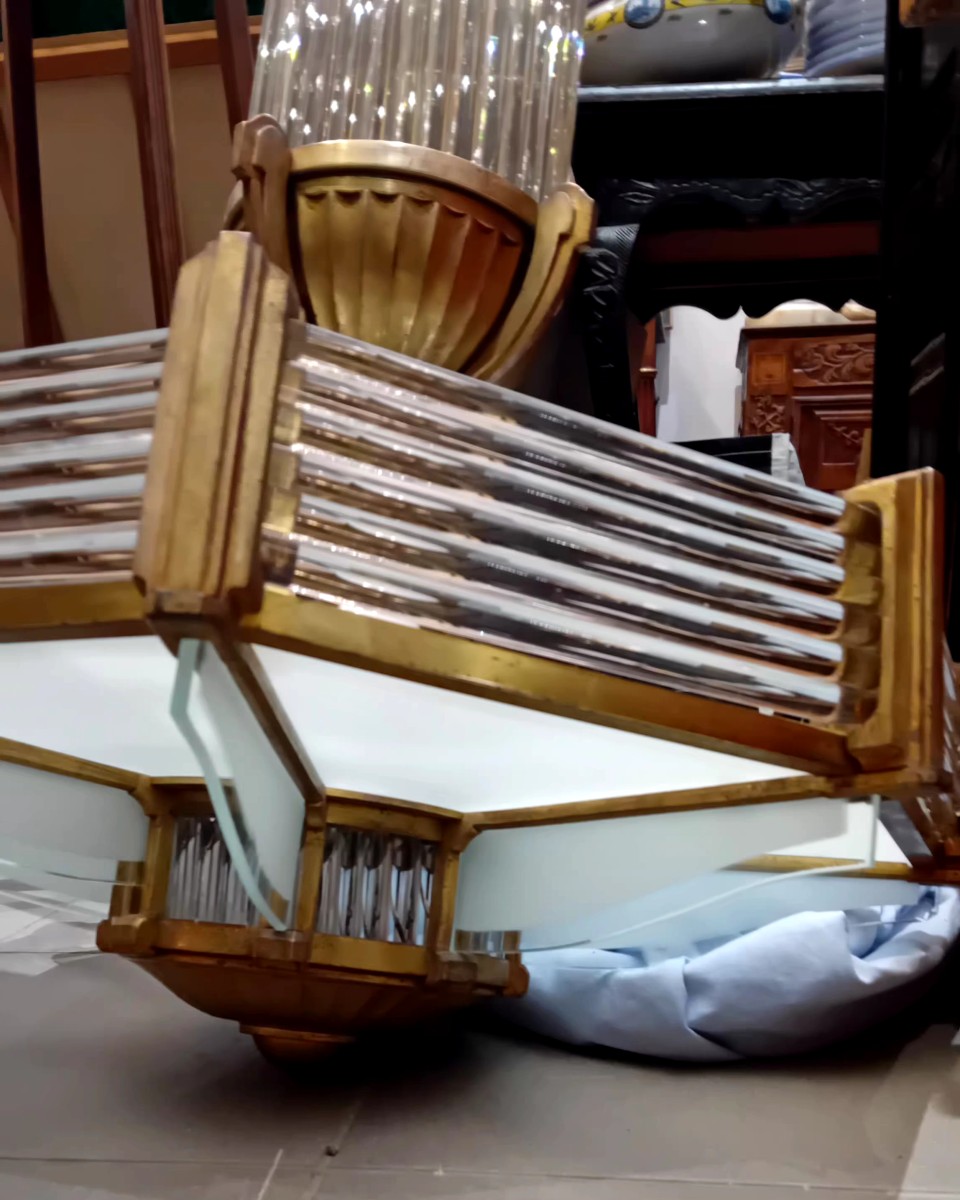 Lustre Henri Petitot en bronze doré et baguettes de verre -photo-3