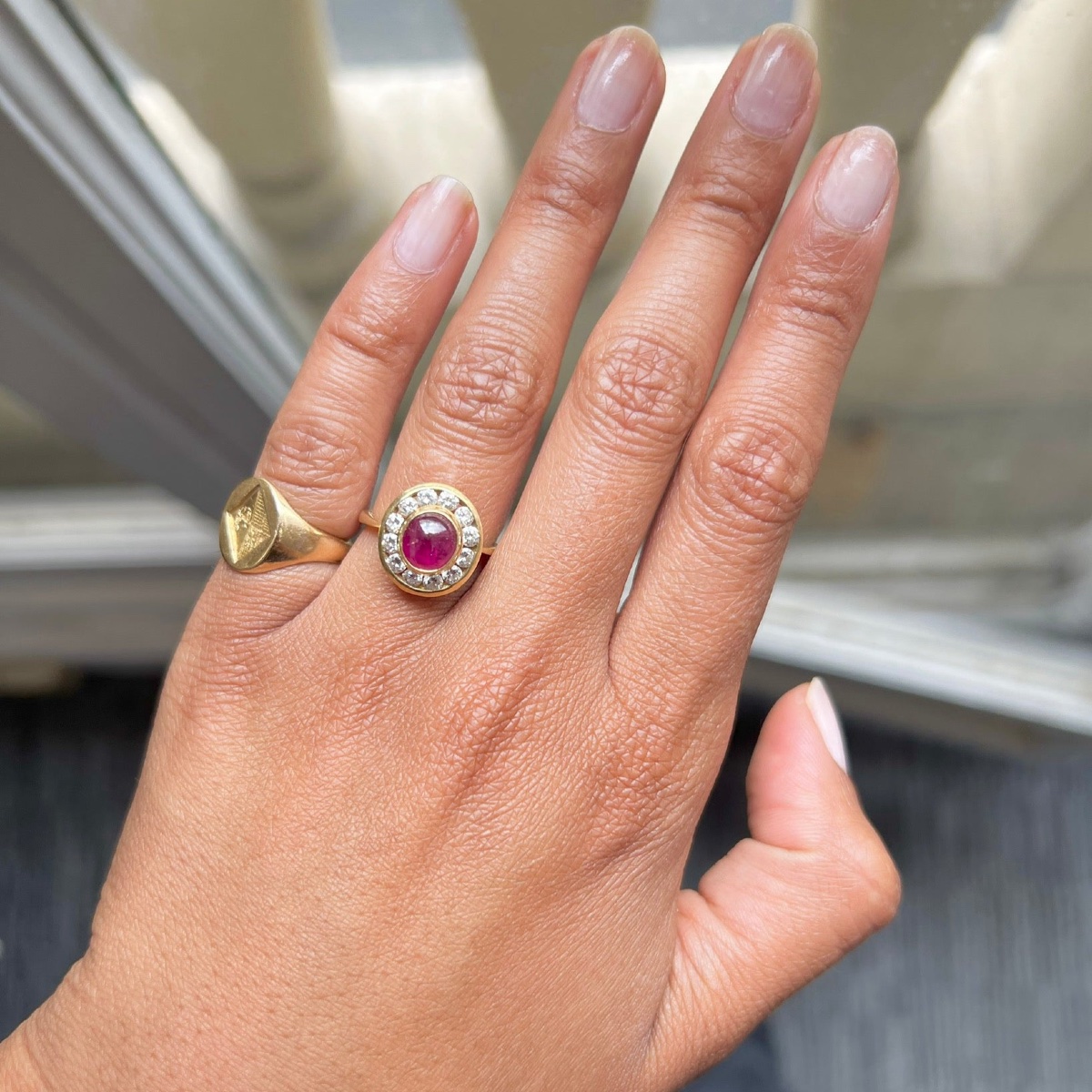 Bague en or jaune, rubis et diamants-photo-3