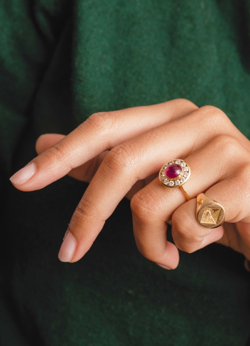 Bague en or jaune, rubis et diamants-photo-4