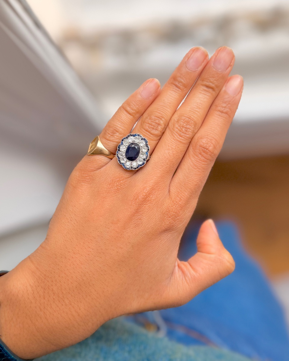 Bague Marguerite en or jaune, saphir et diamants-photo-2