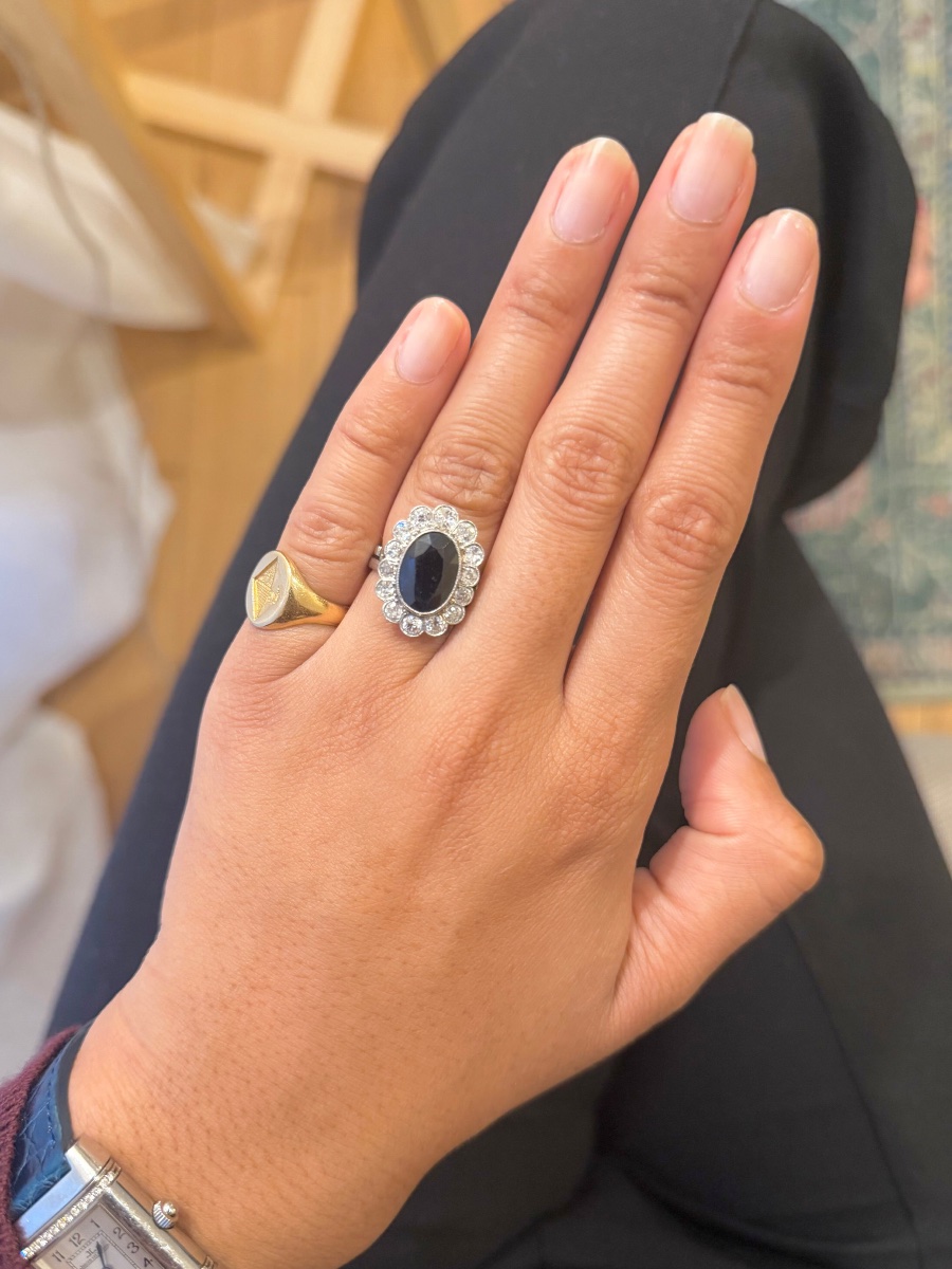 Art Deco Marguerite Ring In White Gold, Sapphire And Diamonds-photo-2