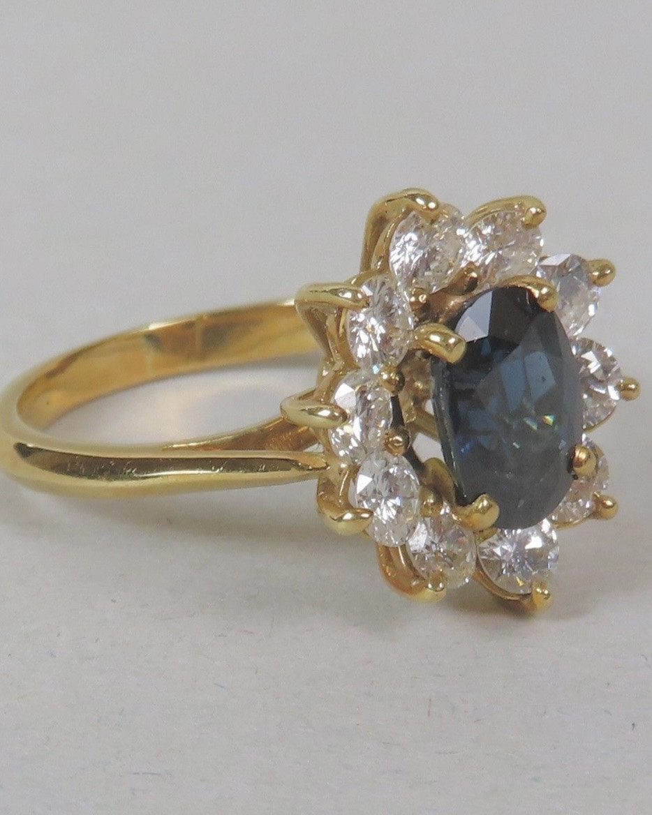 Bague Marguerite en or jaune, saphir et diamants-photo-3