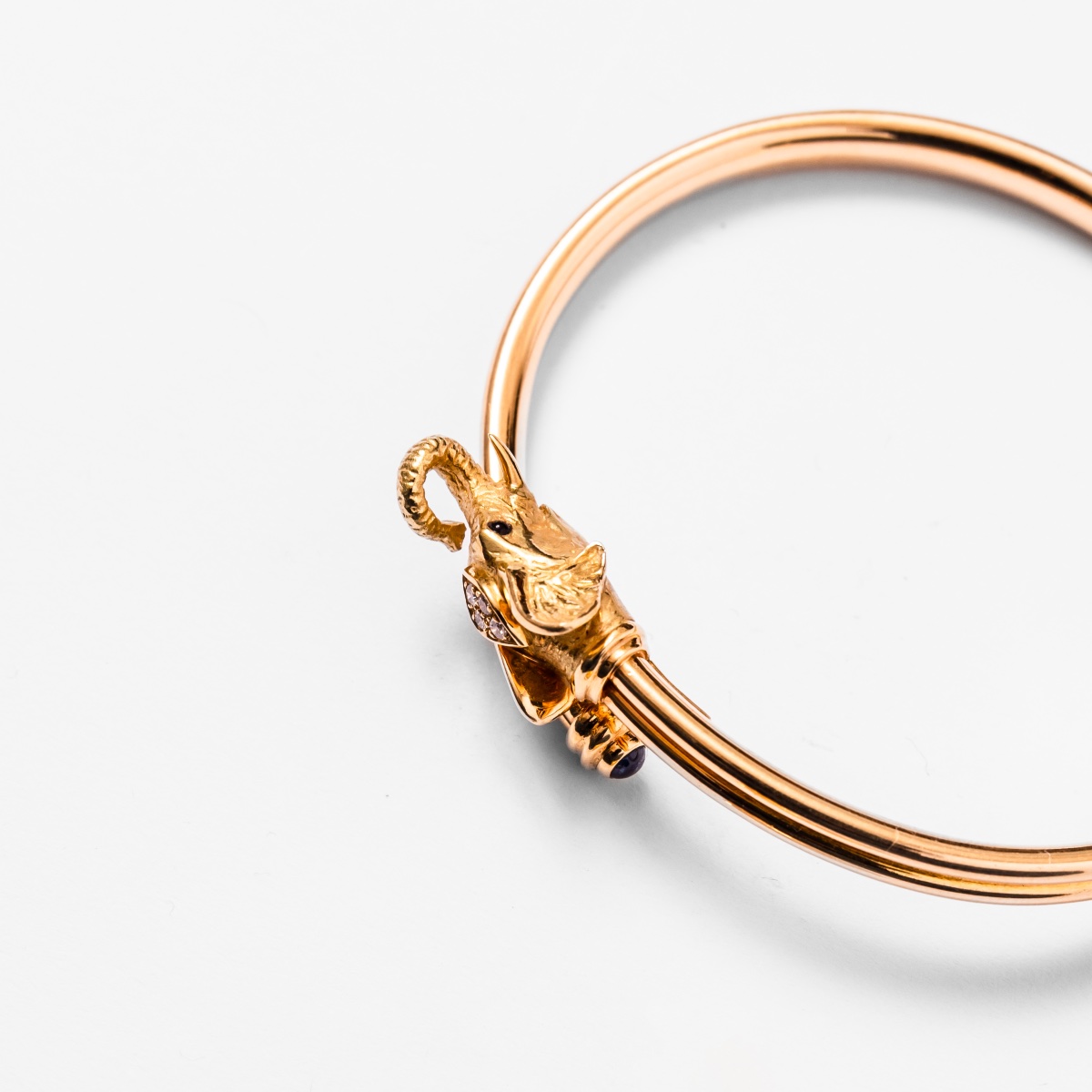 Bracelet JEAN ET PIERRE BELLIN Éléphant en or jaune, saphir, onyx et diamants-photo-1