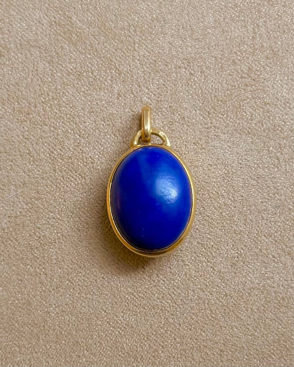 Yellow Gold And Lapis Lazuli Pendant
