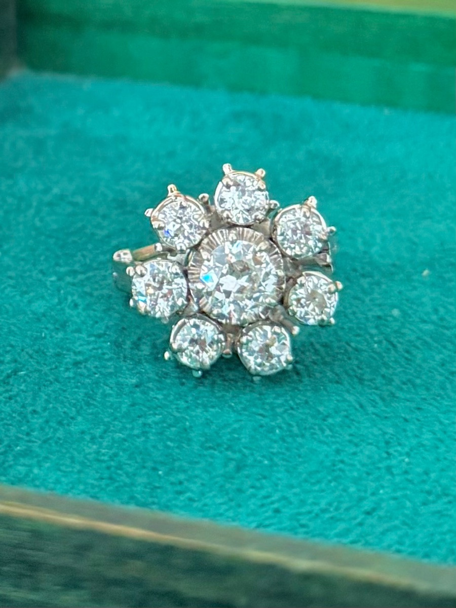 Bague Marguerite en platine, et diamants 2,75 carats.-photo-4