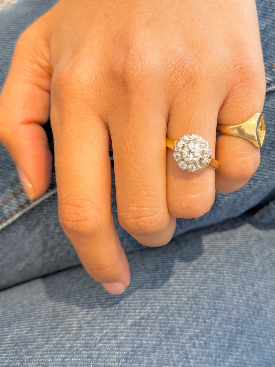 Daisy Ring In Yellow Gold And Diamonds-photo-1