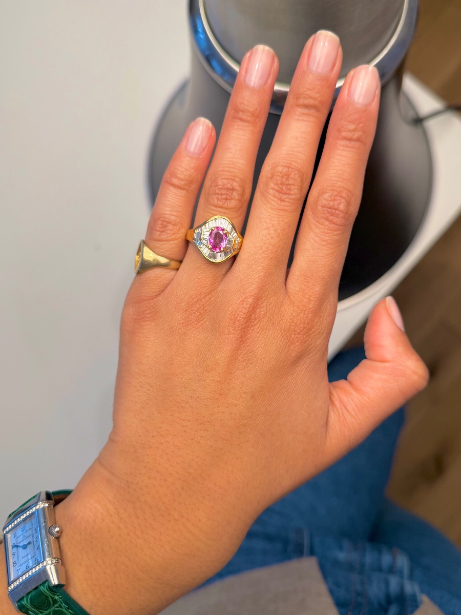 Ring In Yellow Gold, Pink Sapphire And Diamonds-photo-2