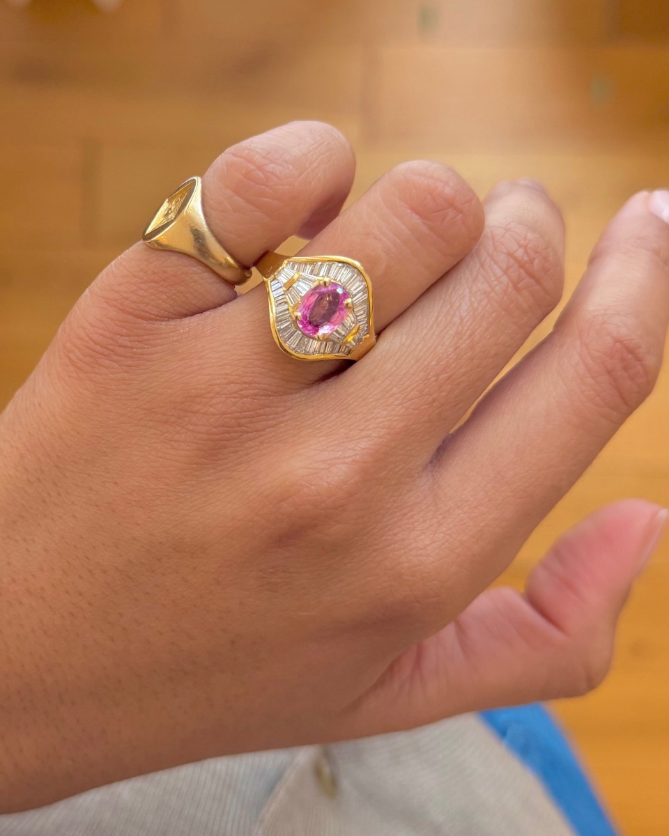 Ring In Yellow Gold, Pink Sapphire And Diamonds-photo-2