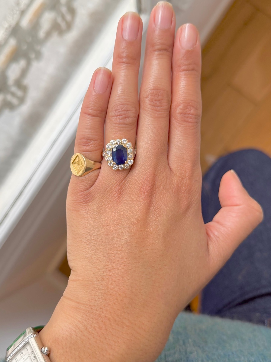 Yellow Gold Ring With Sapphire And Diamonds-photo-2
