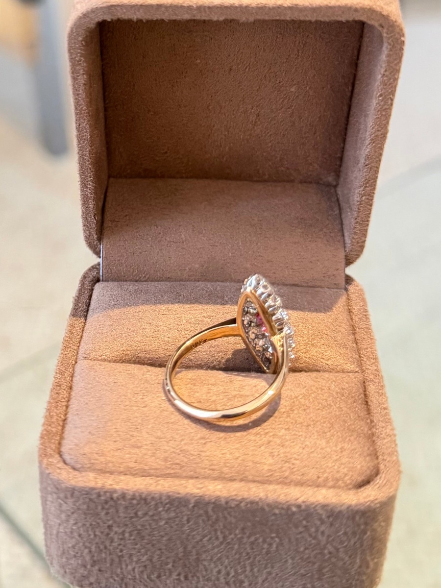 Marquise Ring In Yellow Gold, Pink Sapphire And Diamonds-photo-2