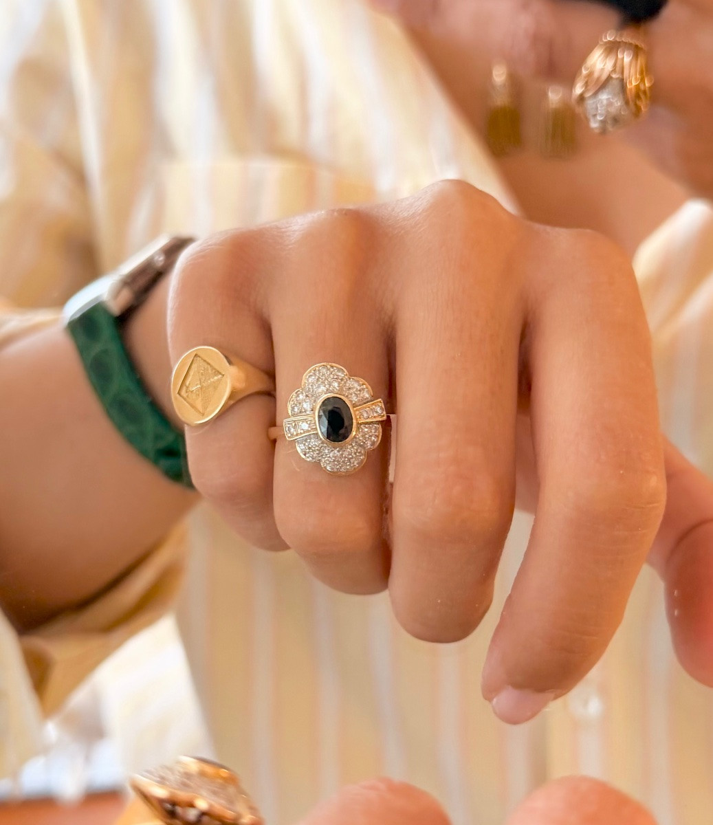 Bague entourage en or jaune, saphir et diamants-photo-4