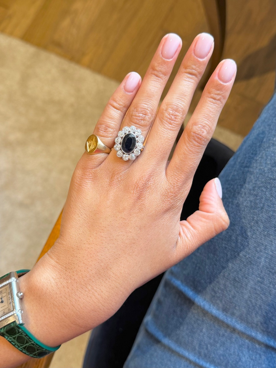 Pompadour Ring In White Gold, Sapphire And Diamonds-photo-2