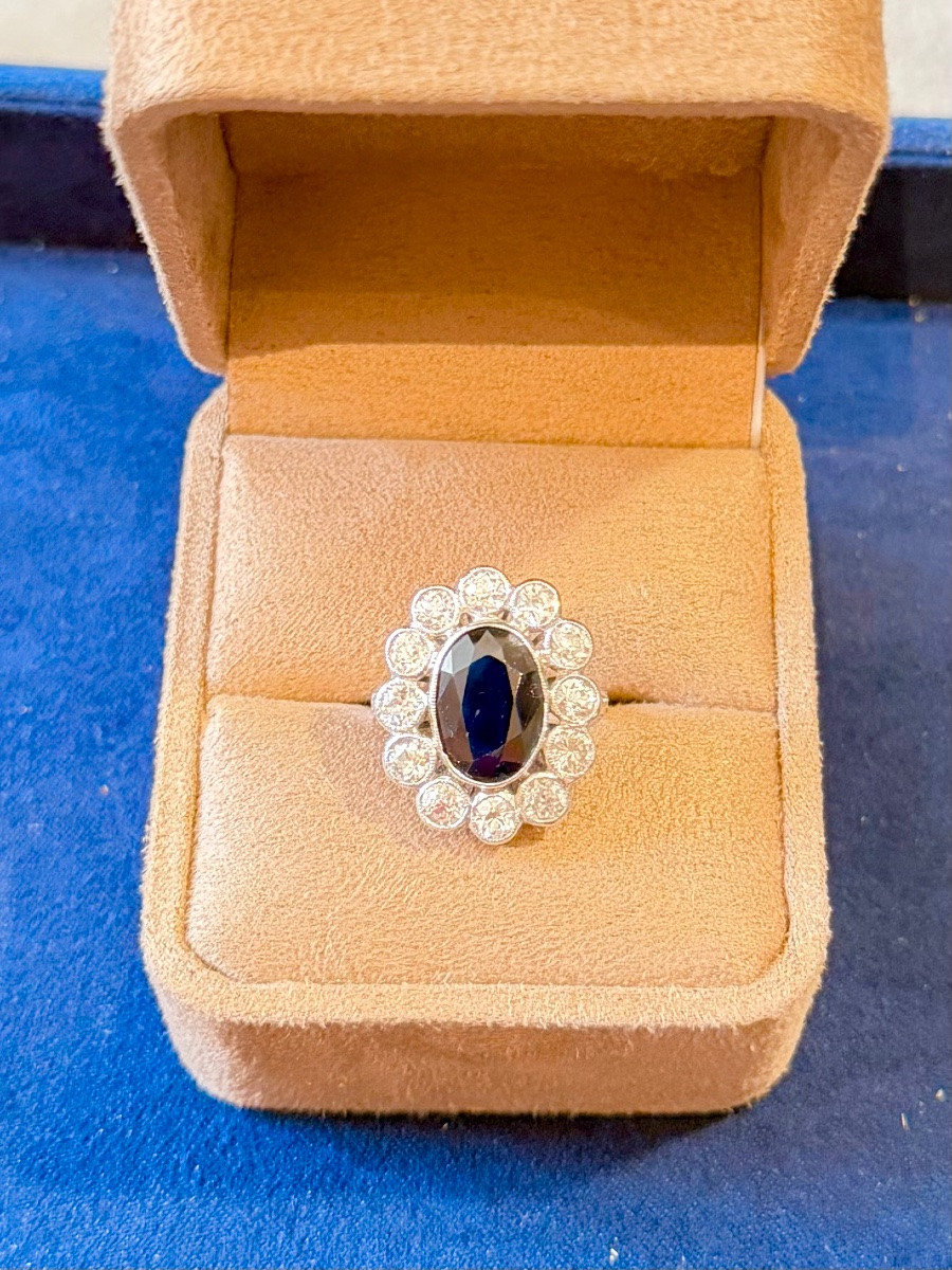 Pompadour Ring In White Gold, Sapphire And Diamonds-photo-3