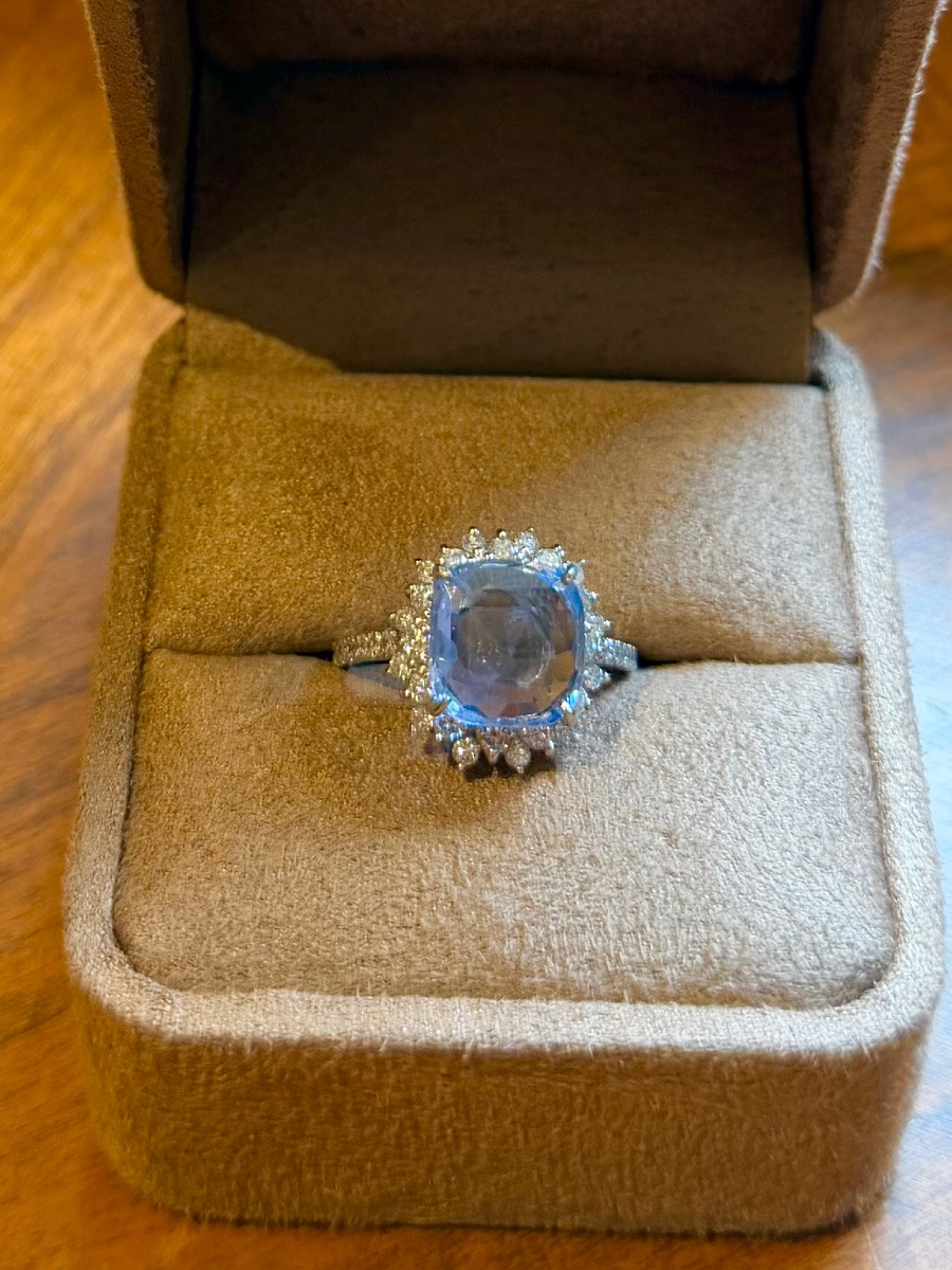 Platinum Ring With Ceylon Sapphire And Diamonds-photo-1
