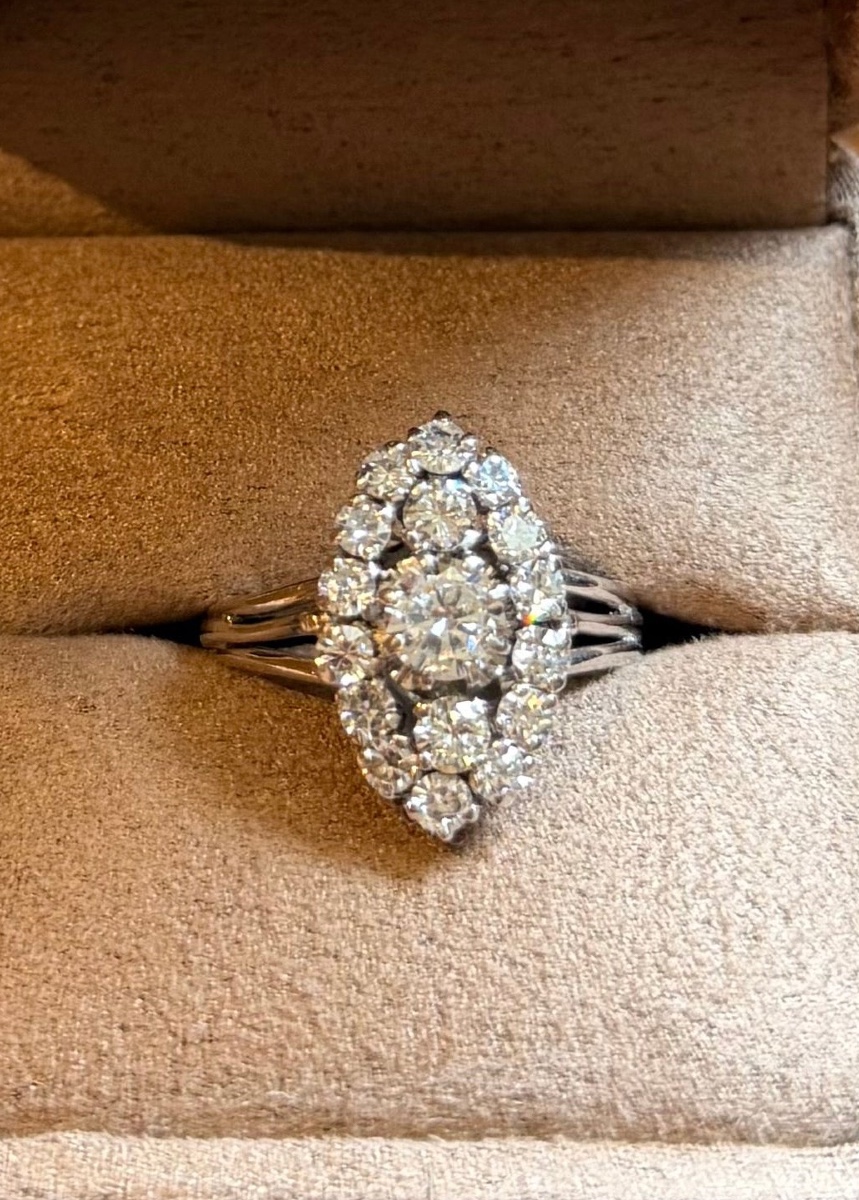 Baque Marquise en or blanc et diamants 