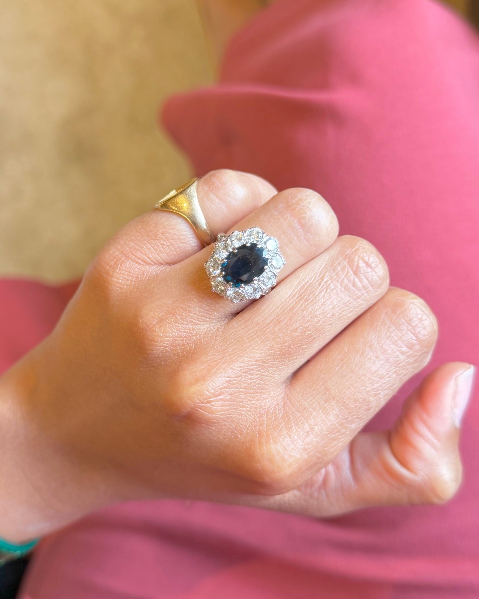 Pompadour Ring In White Gold With Sapphire And Diamonds-photo-1