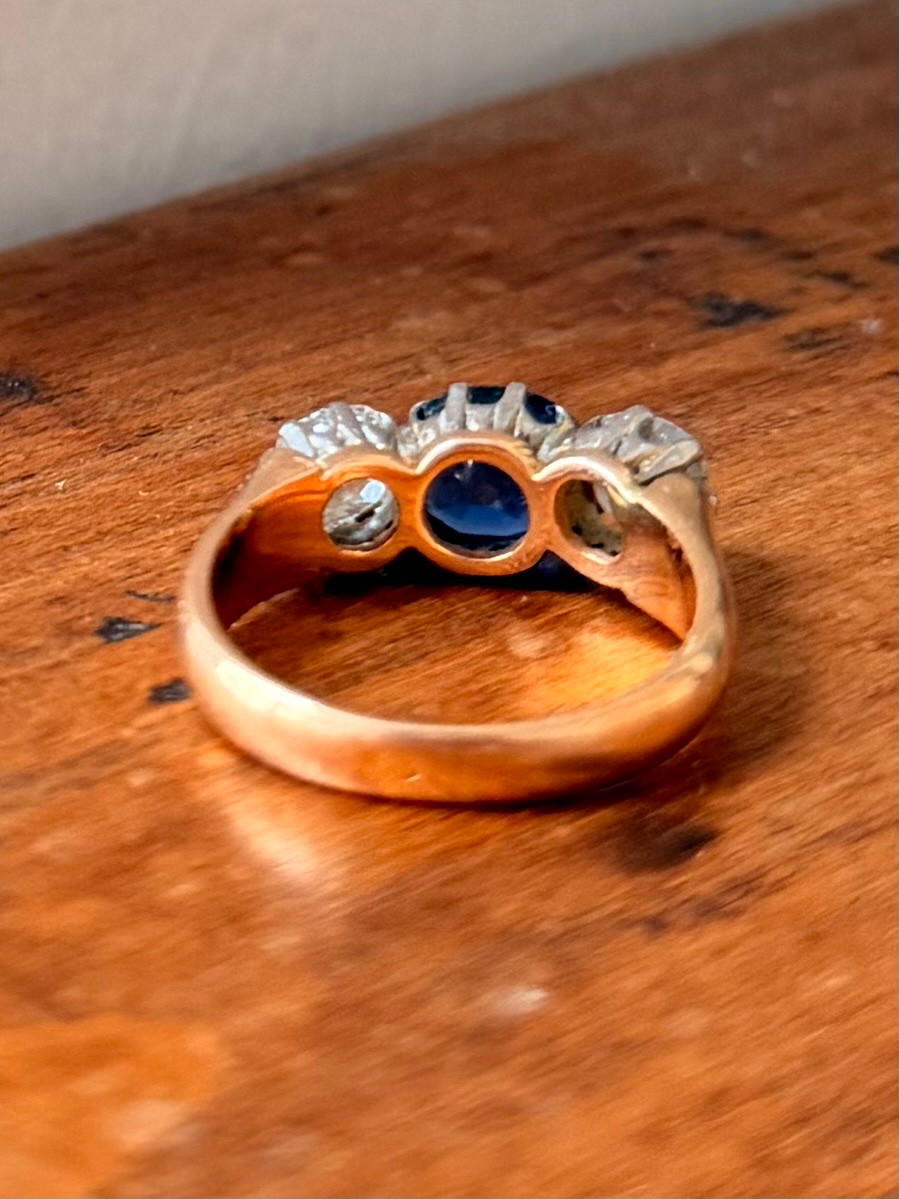 Bague Jarretière en or rose, saphir et diamants-photo-3