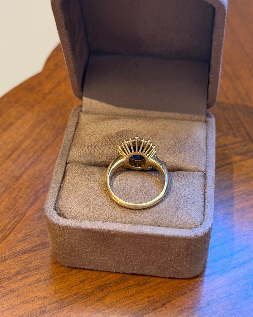 Marguerite Ring In Yellow Gold, Sapphire And Diamonds-photo-3