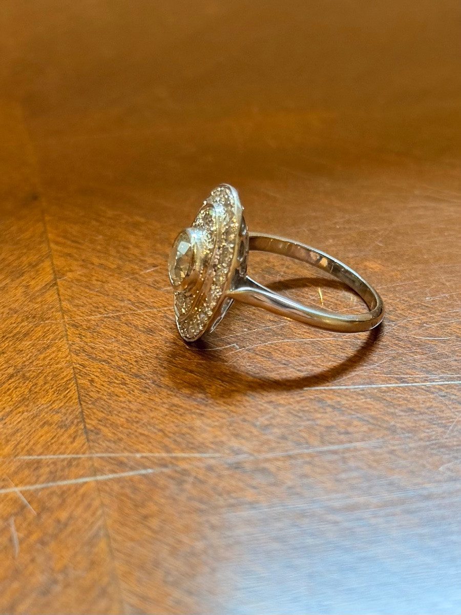 Pompadour Ring In White Gold And Diamonds-photo-2