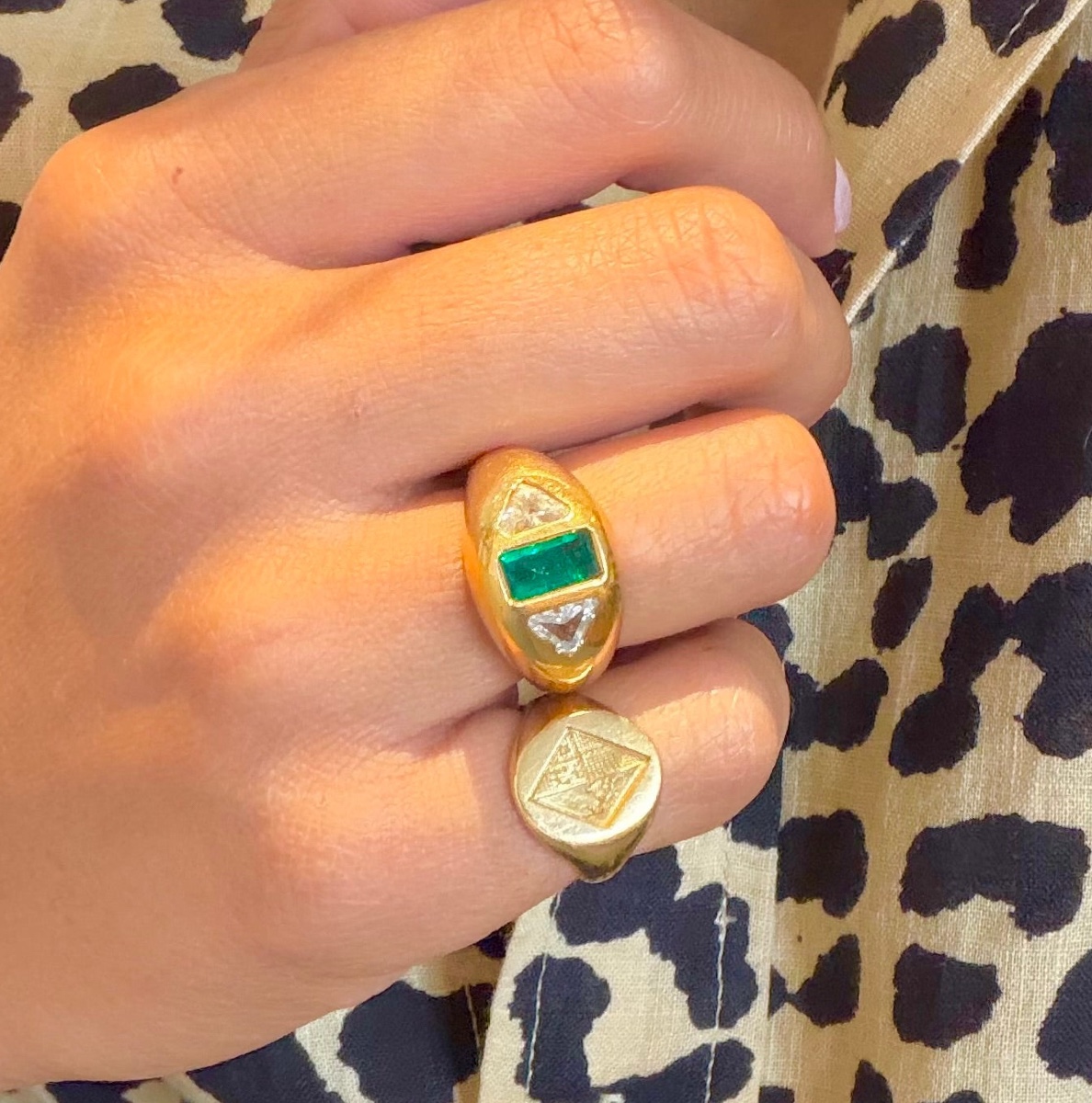 Bague Jonc or jaune, émeraude et diamants