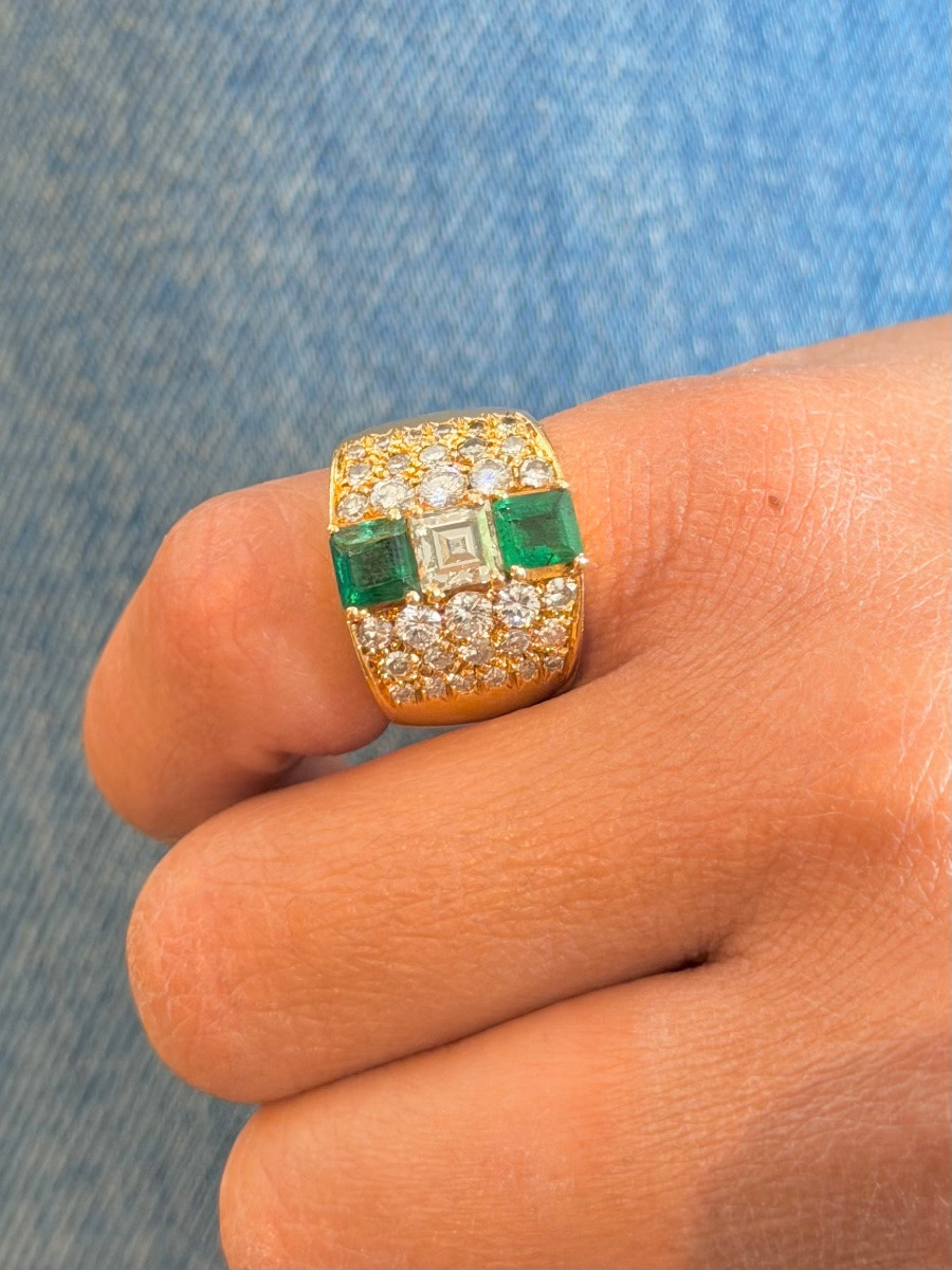 Bandeau Ring In Yellow Gold, Emeralds And Diamonds-photo-3