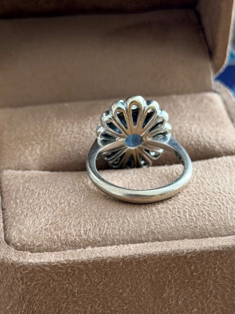 Bague Pompadour en or blanc saphir et diamantsur-photo-3