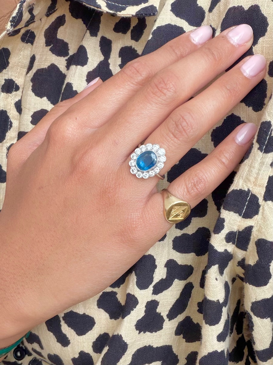 Bague Pompadour en or blanc saphir et diamantsur-photo-6