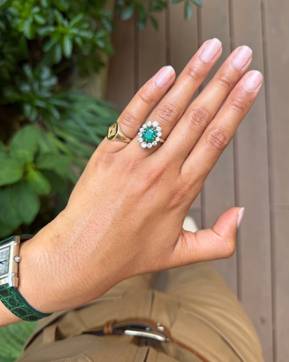 Pompadour Ring In Emerald And Diamond White Gold-photo-4
