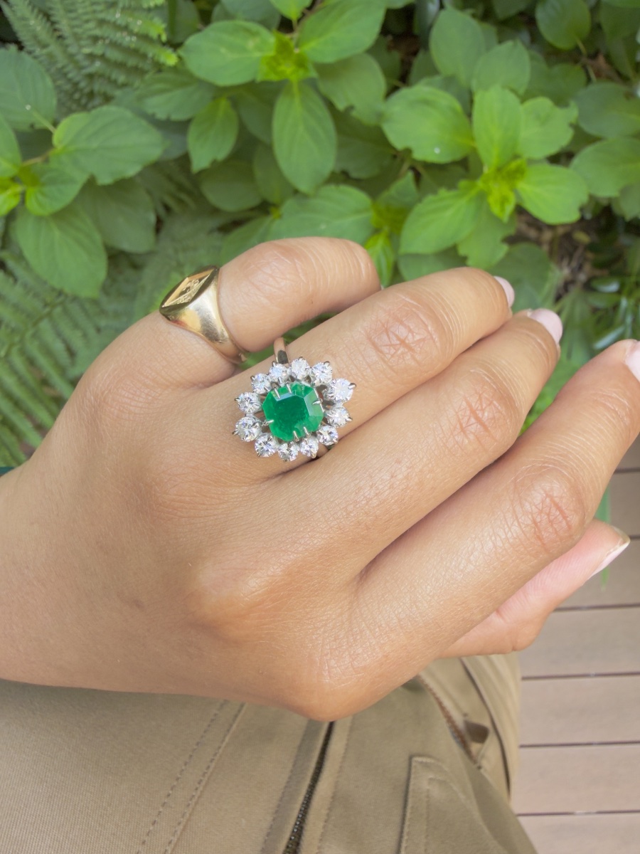 Pompadour Ring In Emerald And Diamond White Gold-photo-1