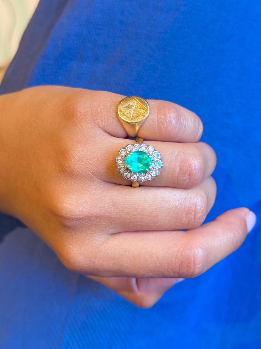 Bague Marguerite en or jaune, platine émeraude et diamants-photo-2