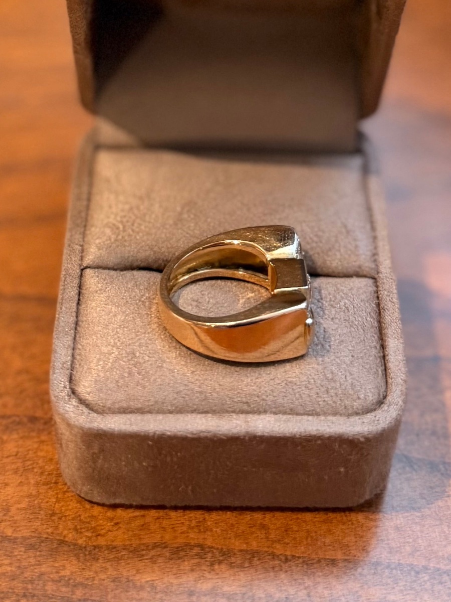 Yellow Gold Tank Ring With Bow And Diamonds-photo-4
