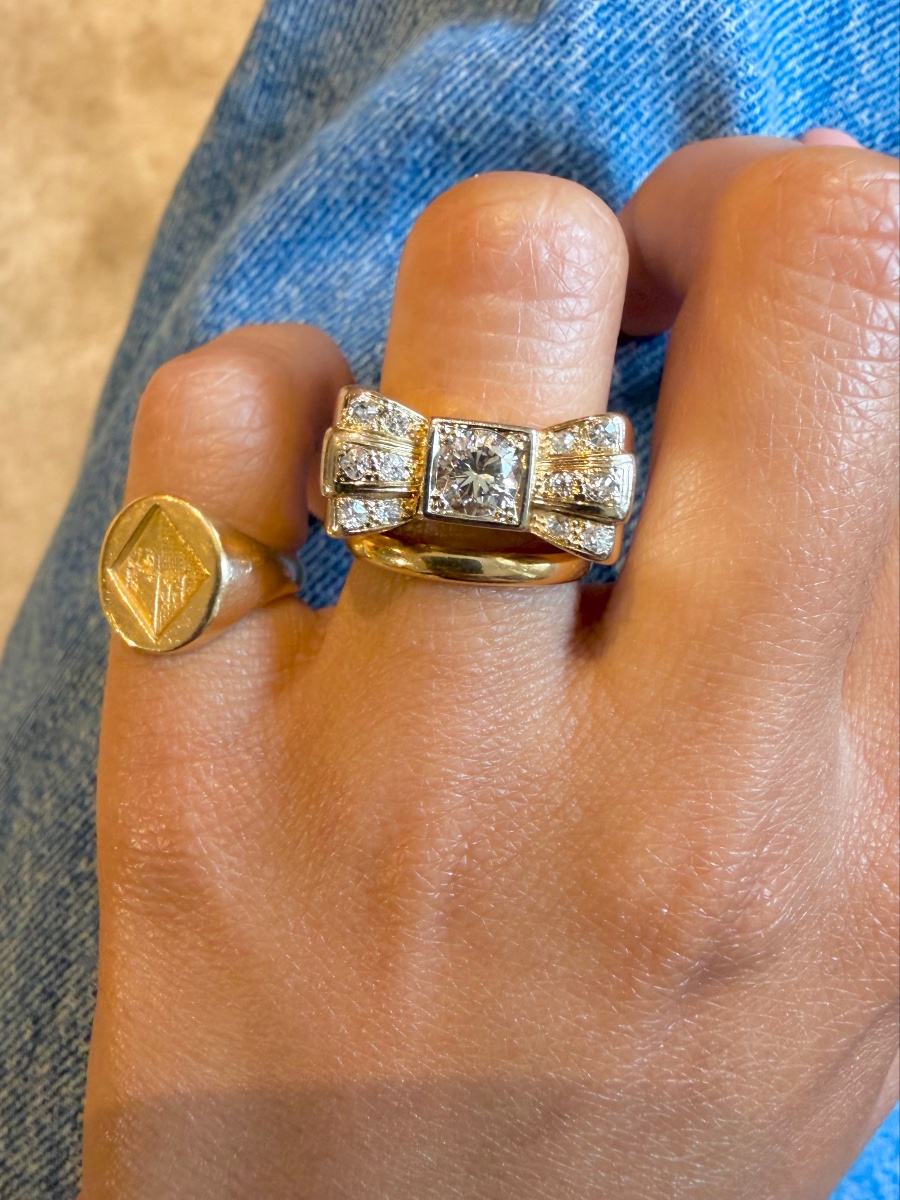 Yellow Gold Tank Ring With Bow And Diamonds