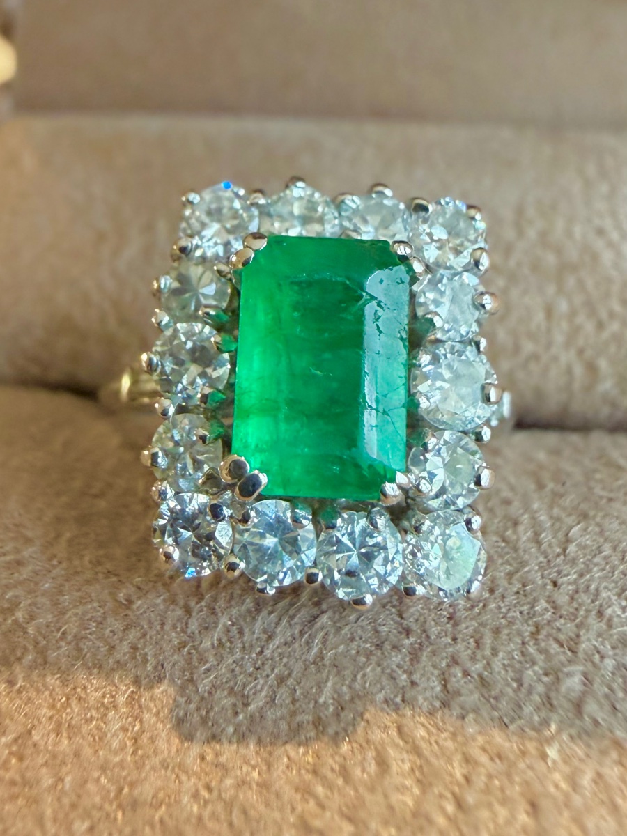 Bague en or blanc émeraude et diamants-photo-2