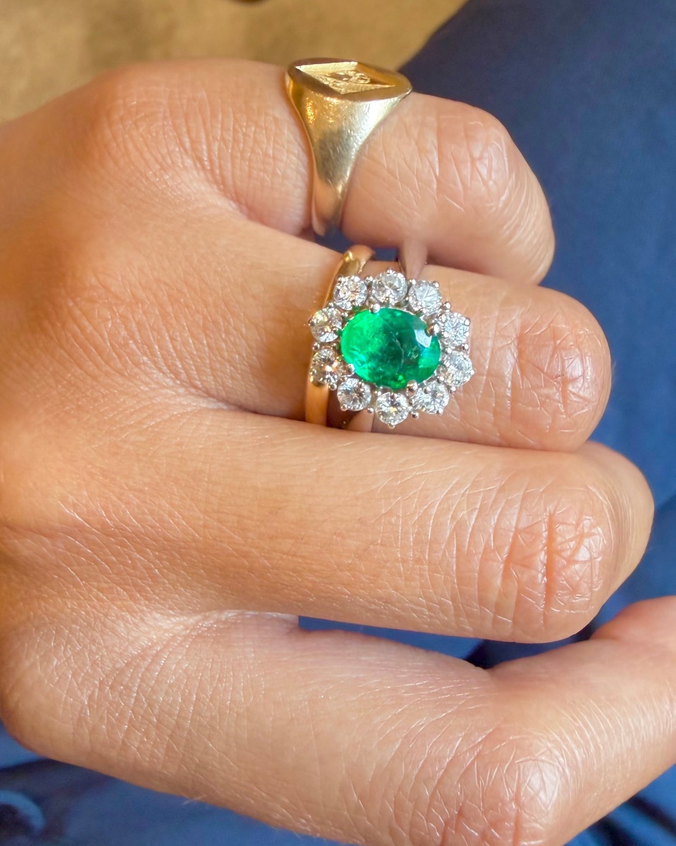 Bague Marguerite en or blanc émeraude et diamants-photo-3