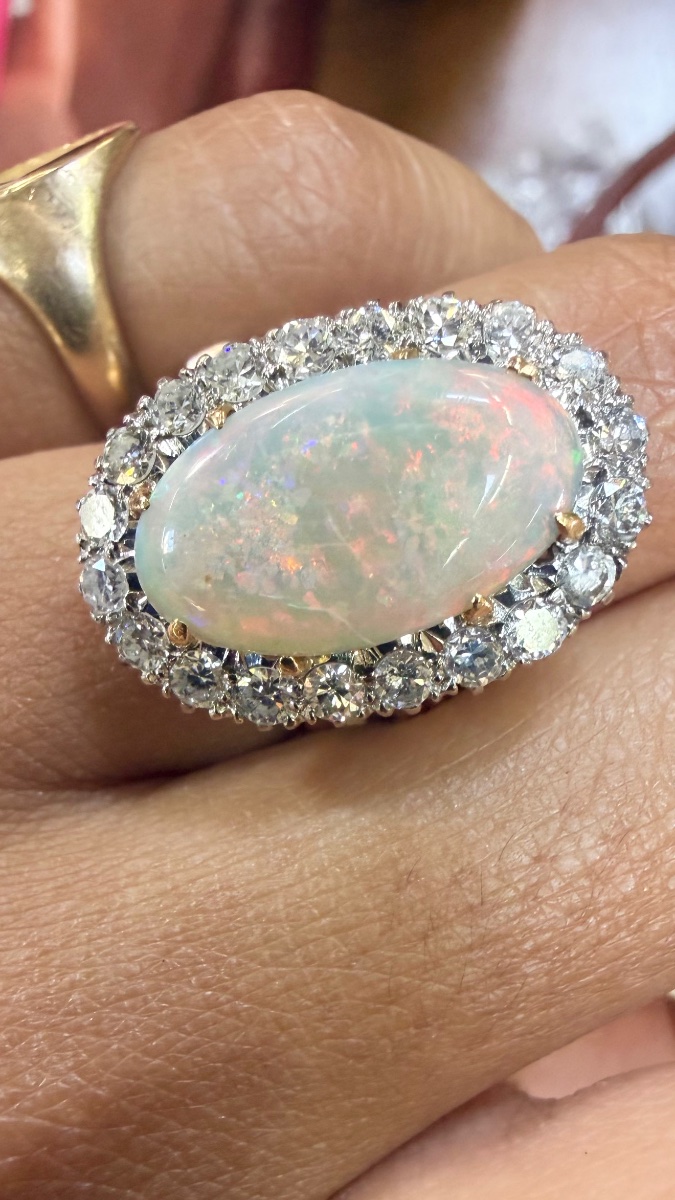 Bague  Pompadour or jaune opale et diamants