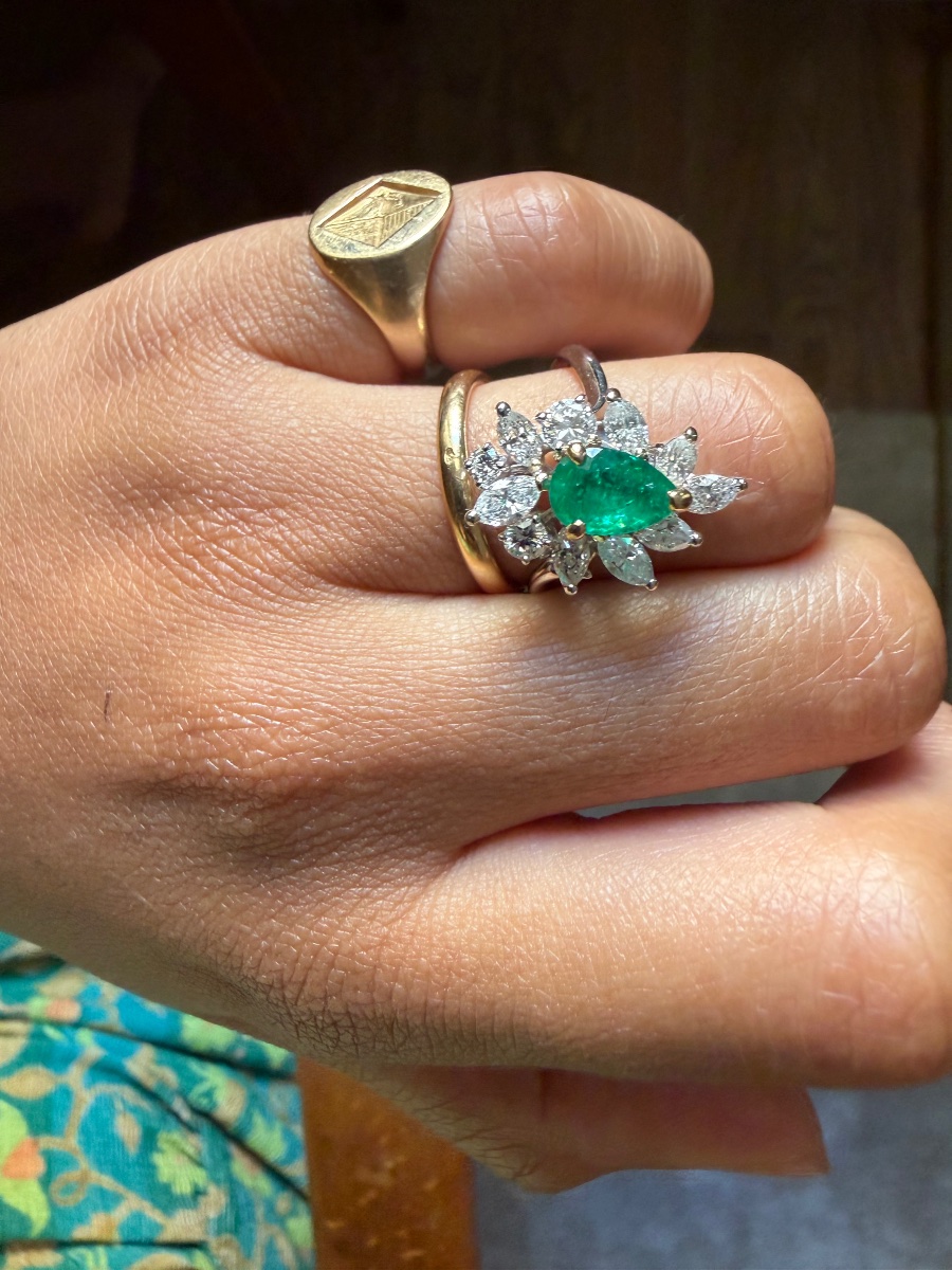 Bague en or blanc émeraude et diamants-photo-1
