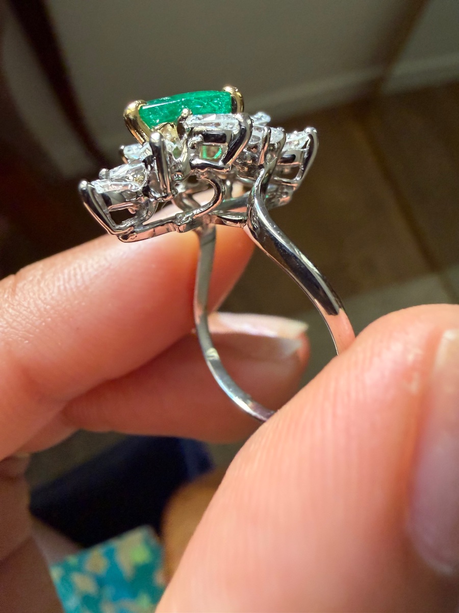 Bague en or blanc émeraude et diamants-photo-4