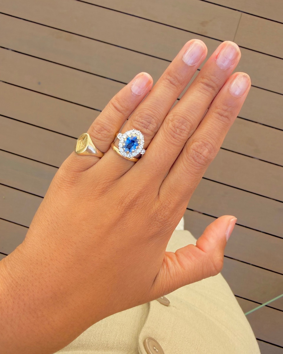 Pompadour Ring In Yellow Gold, Sapphire, And Diamonds-photo-2