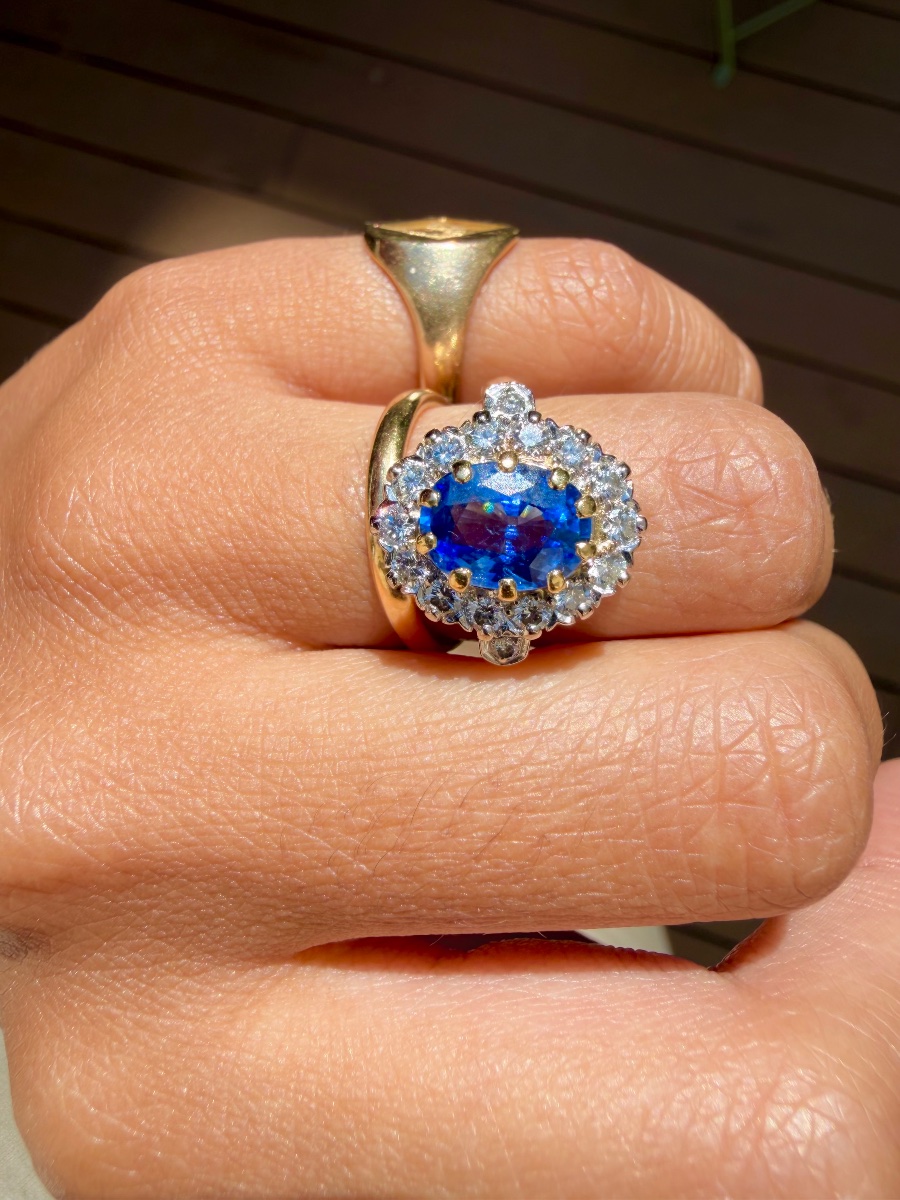 Pompadour Ring In Yellow Gold, Sapphire, And Diamonds-photo-1