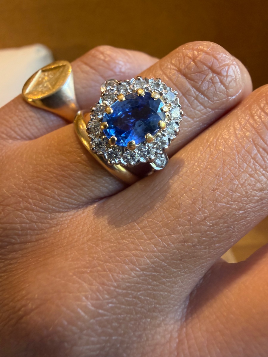 Pompadour Ring In Yellow Gold, Sapphire, And Diamonds-photo-3
