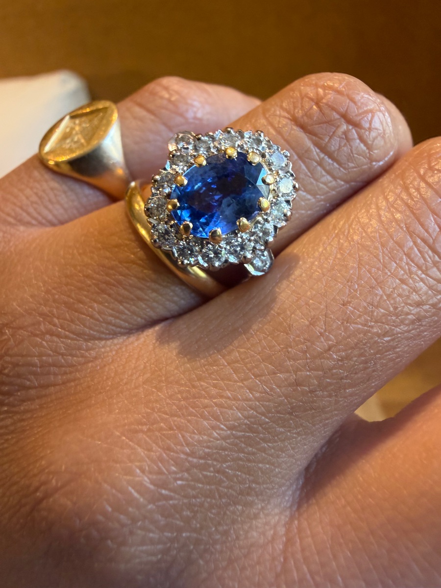 Pompadour Ring In Yellow Gold, Sapphire, And Diamonds-photo-4