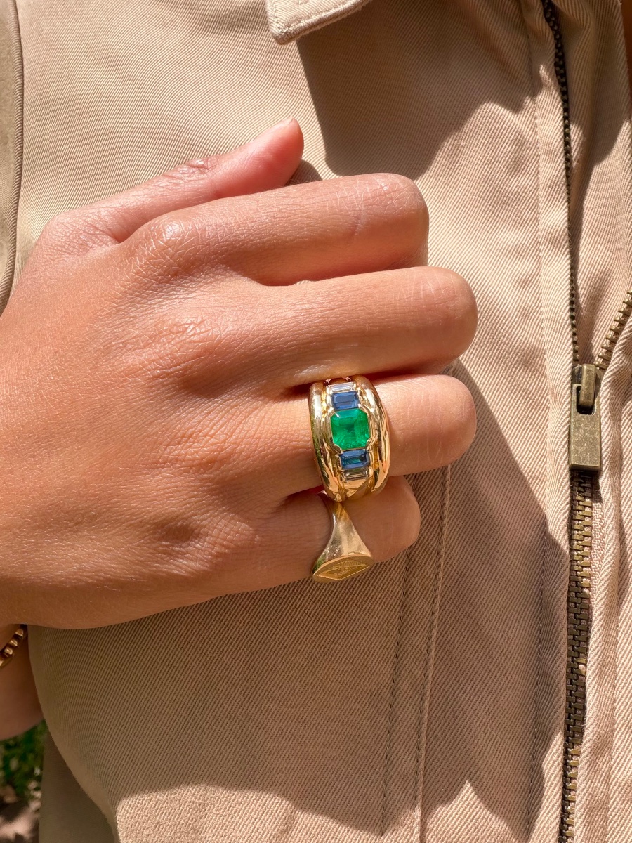 Yellow Gold Band Ring With Emeralds, Sapphires, And Diamonds-photo-3