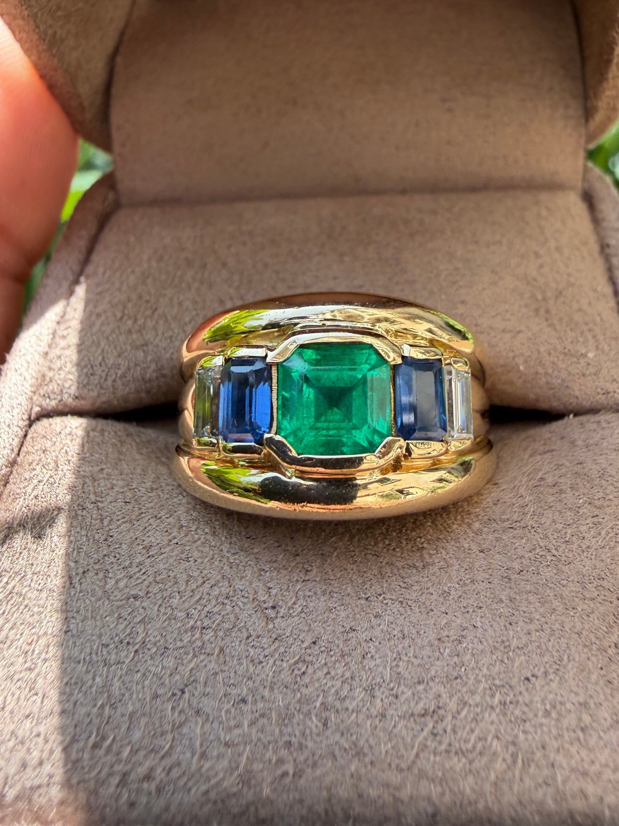 Yellow Gold Band Ring With Emeralds, Sapphires, And Diamonds-photo-4