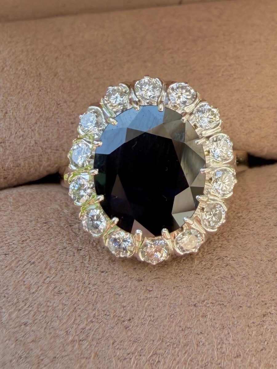 Pompadour Ring In Yellow Gold, Platinum, Sapphire, And Diamonds-photo-2