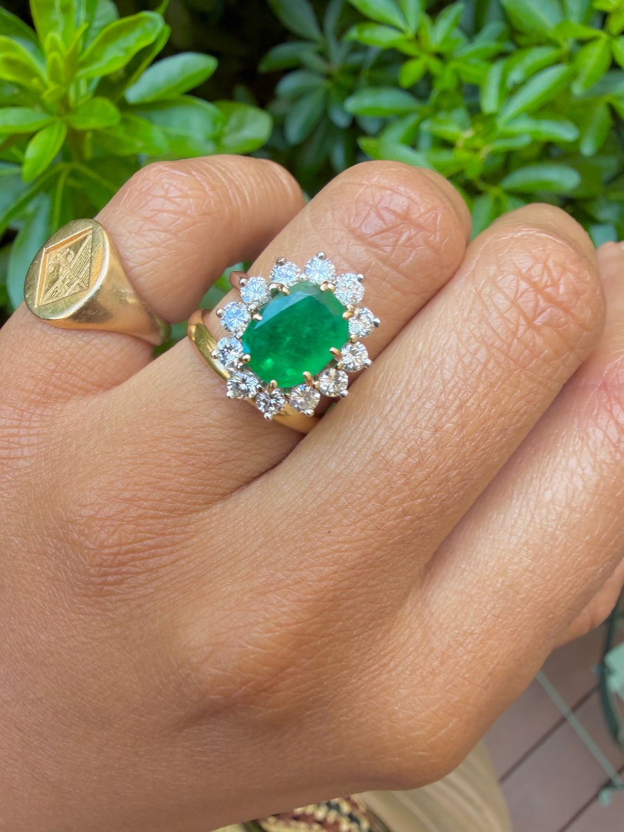 Marguerite Ring In Gold, Emerald, And Diamonds-photo-3