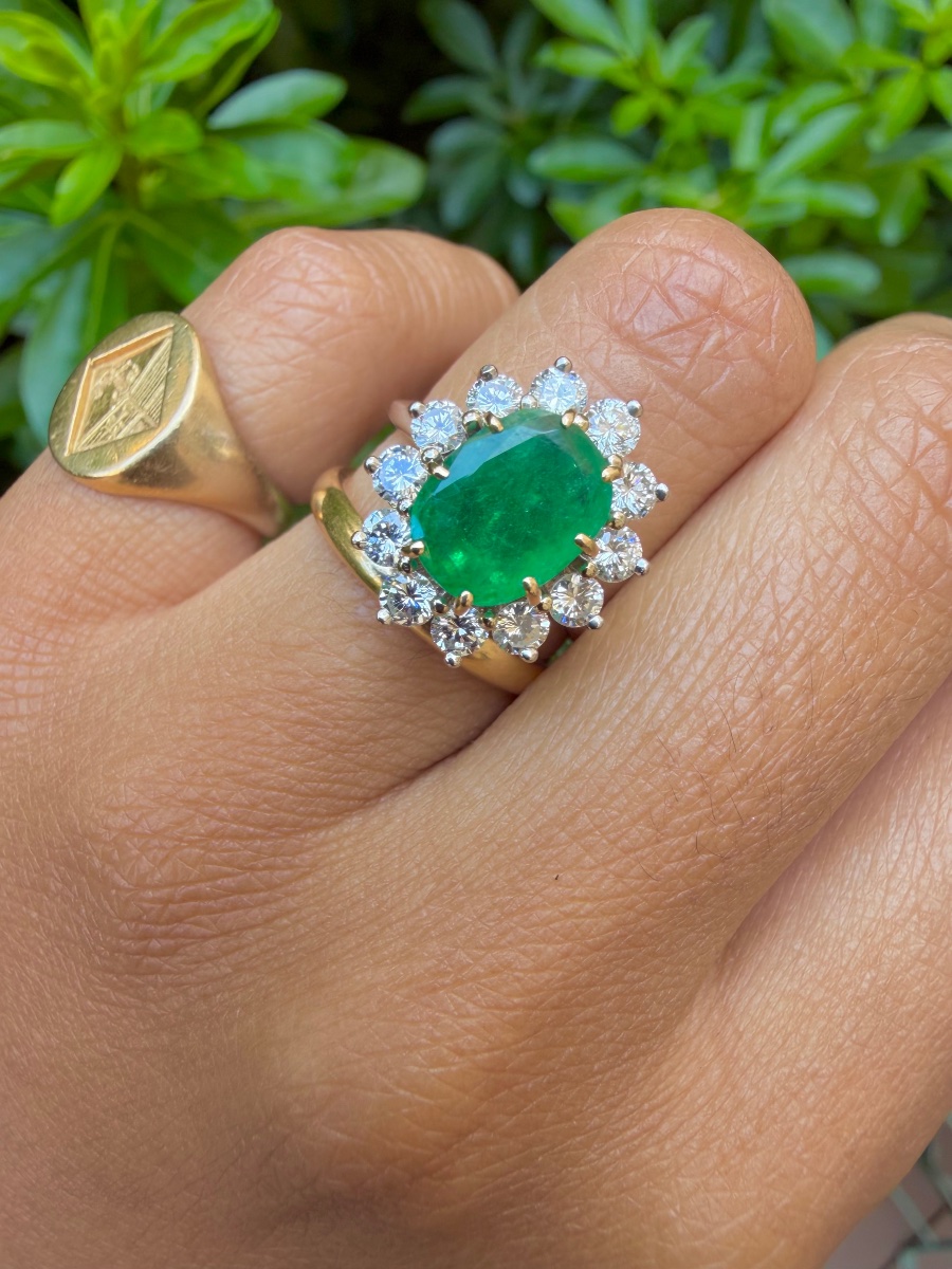 Marguerite Ring In Gold, Emerald, And Diamonds