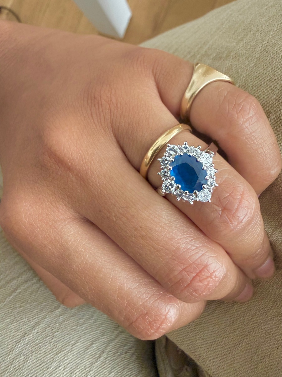 Bague Pompadour en or blanc saphir et diamants-photo-3