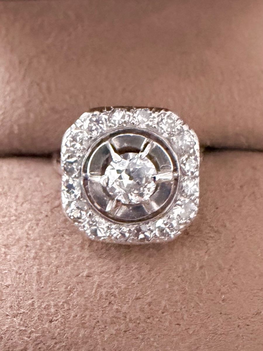 Art Deco Ring In White Gold With 1.5 Carats Of Diamonds-photo-3