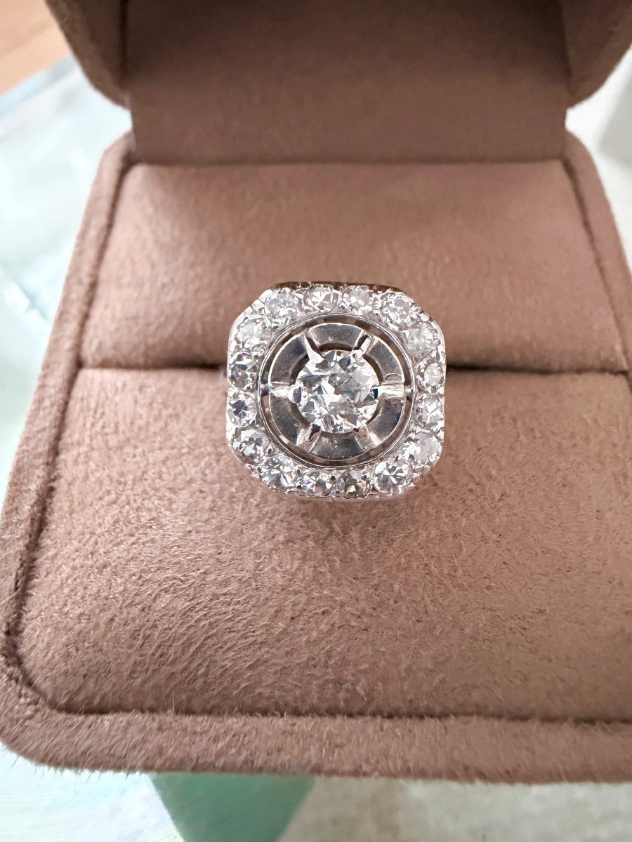 Art Deco Ring In White Gold With 1.5 Carats Of Diamonds-photo-1