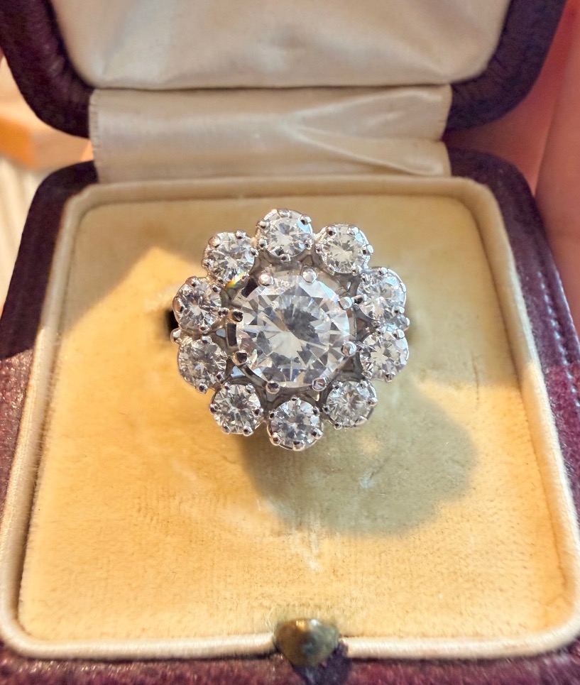 Bague Marguerite art déco, en or blanc platine et diamants